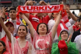 6459-abdde-milli-maca-yogun-ilgi-turk-taraftarlardan-tribun-destegi
