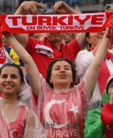 6459-abdde-milli-maca-yogun-ilgi-turk-taraftarlardan-tribun-destegi